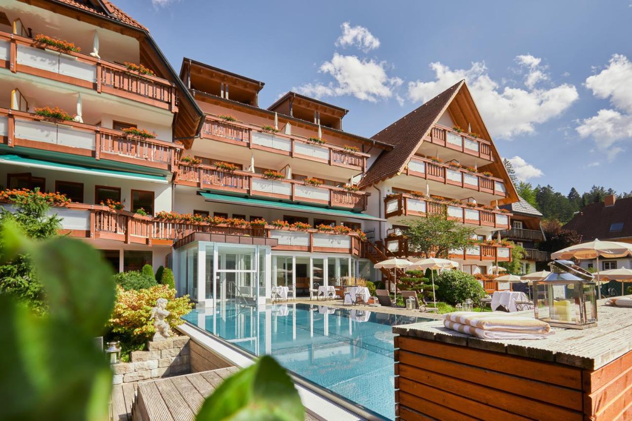 Erfurths Bergfried Ferien & Wellnesshotel Hinterzarten Exterior foto